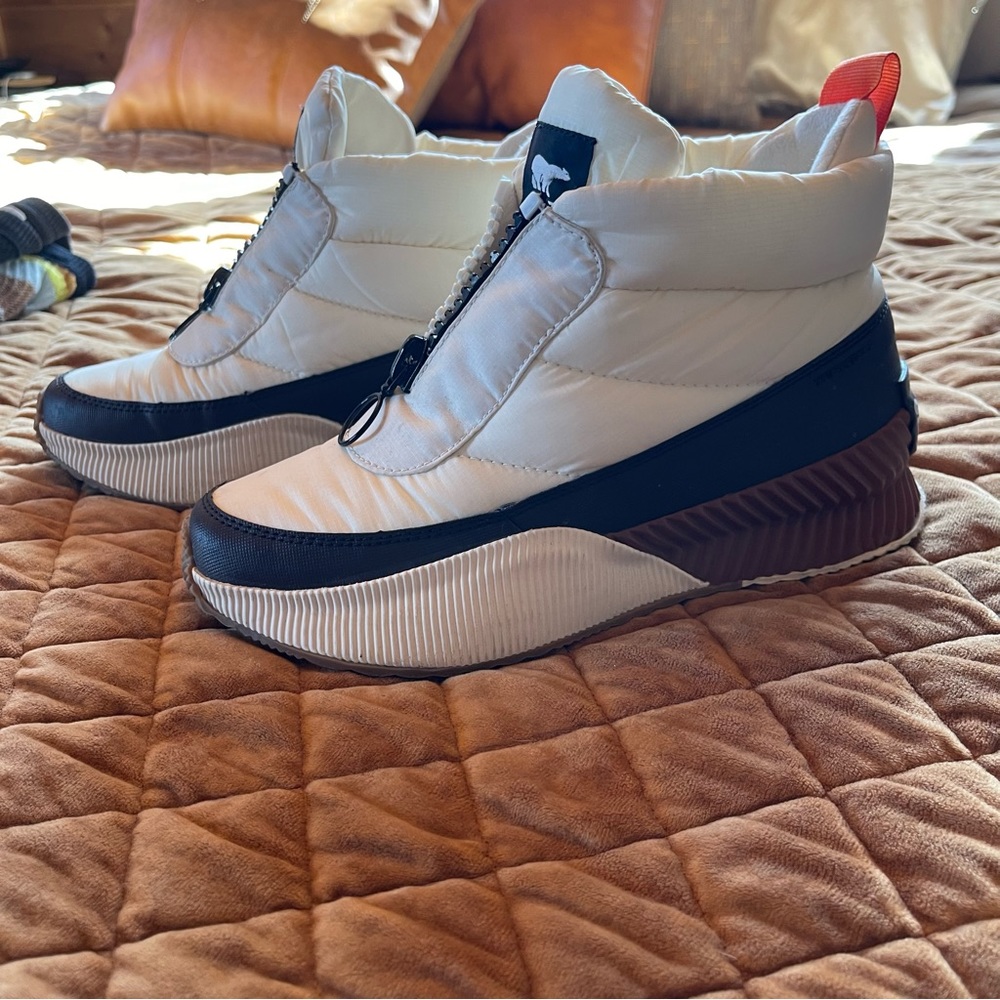 Sorel out n about lii puffy sneaker boot